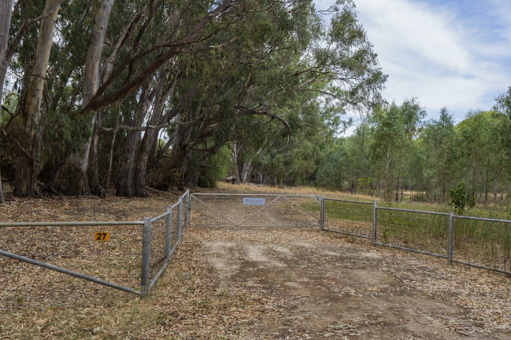 27 Mclays Road, Narrandera NSW 2700 - photo 3