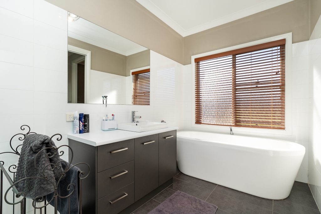 18 Bundidgerry Road, Narrandera NSW 2700 - photo 15