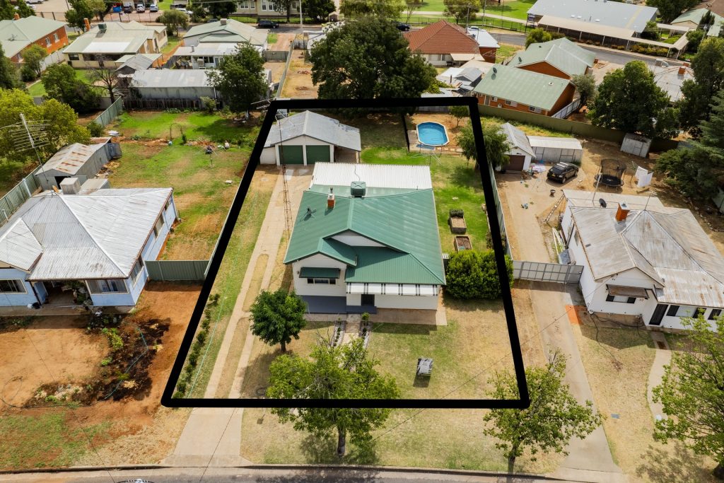 31 Willow Street, Leeton NSW 2705 - photo 2