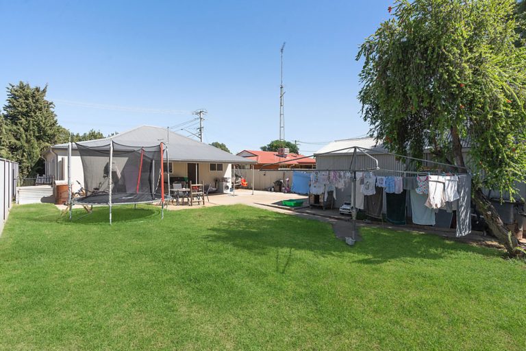 110 Wade Avenue, Leeton NSW 2705 - photo 11