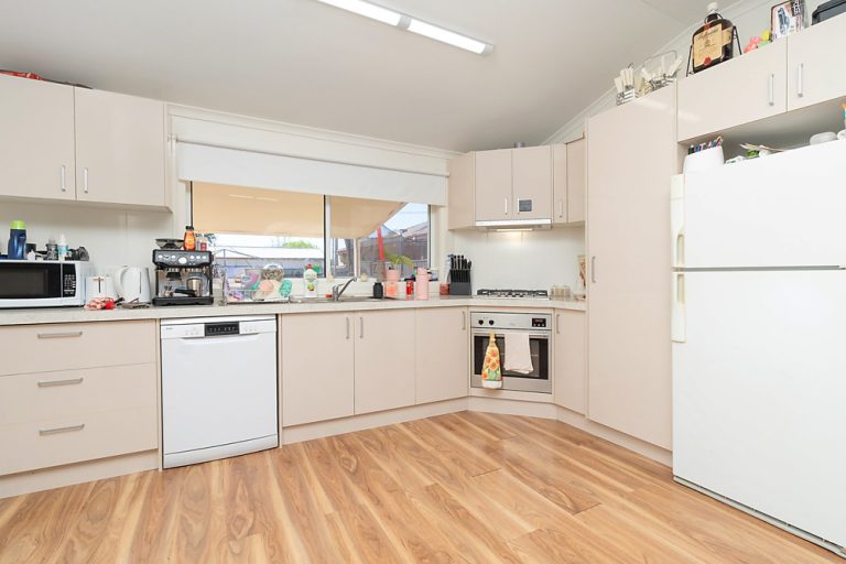 110 Wade Avenue, Leeton NSW 2705 - photo 4