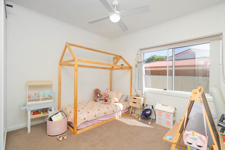 110 Wade Avenue, Leeton NSW 2705 - photo 8