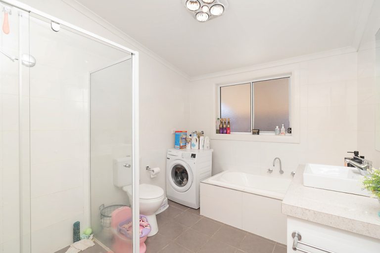 110 Wade Avenue, Leeton NSW 2705 - photo 10
