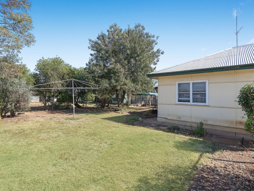 164 Sharpe Street, Temora NSW 2666 - photo 12