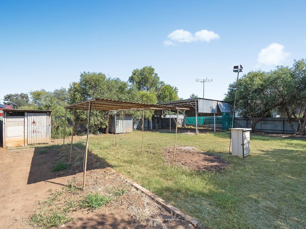 164 Sharpe Street, Temora NSW 2666 - photo 13