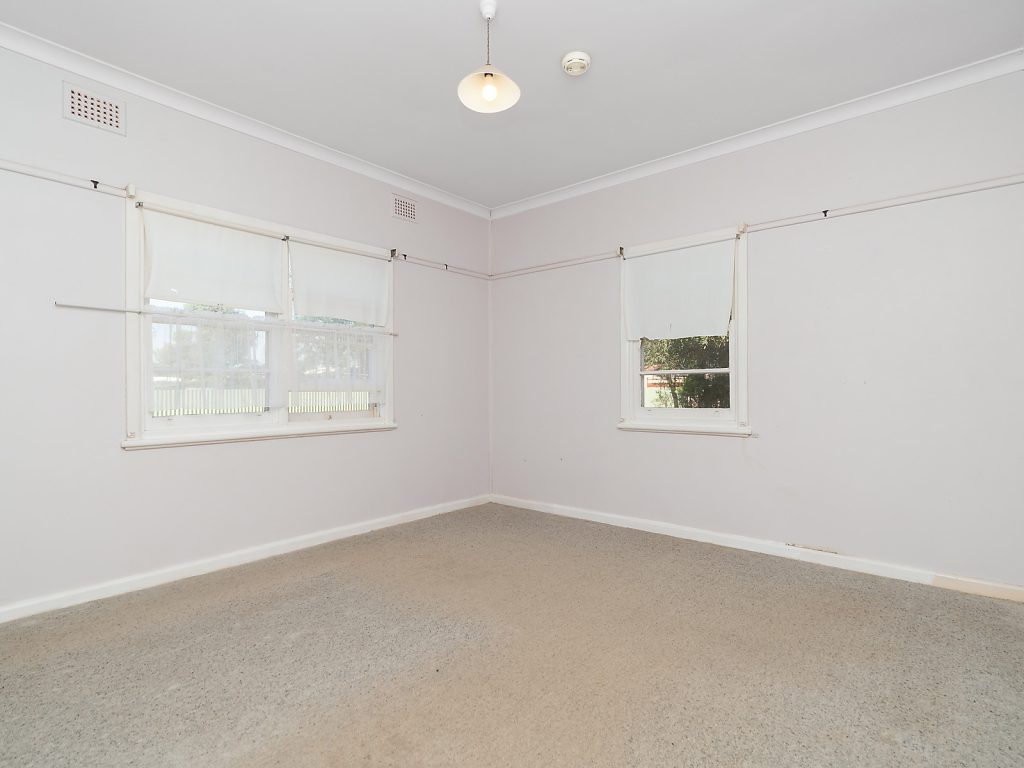 164 Sharpe Street, Temora NSW 2666 - photo 4