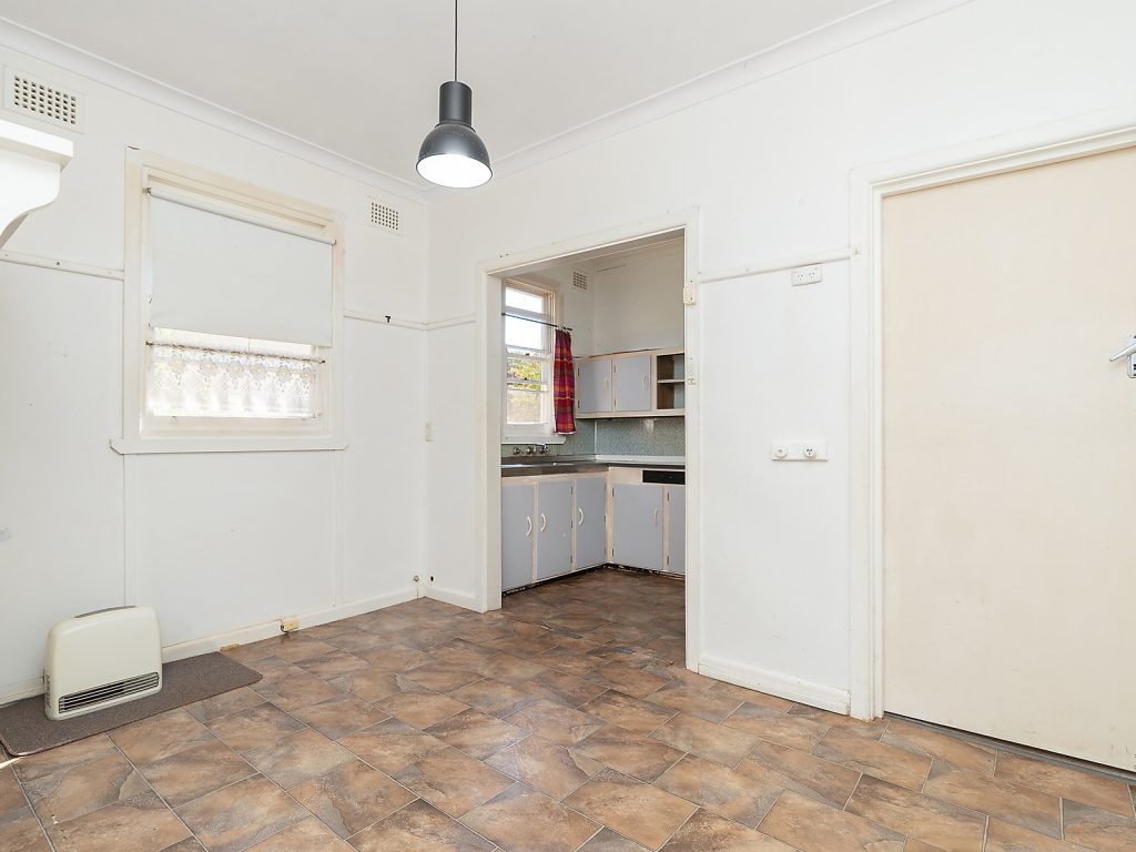 164 Sharpe Street, Temora NSW 2666 - photo 5