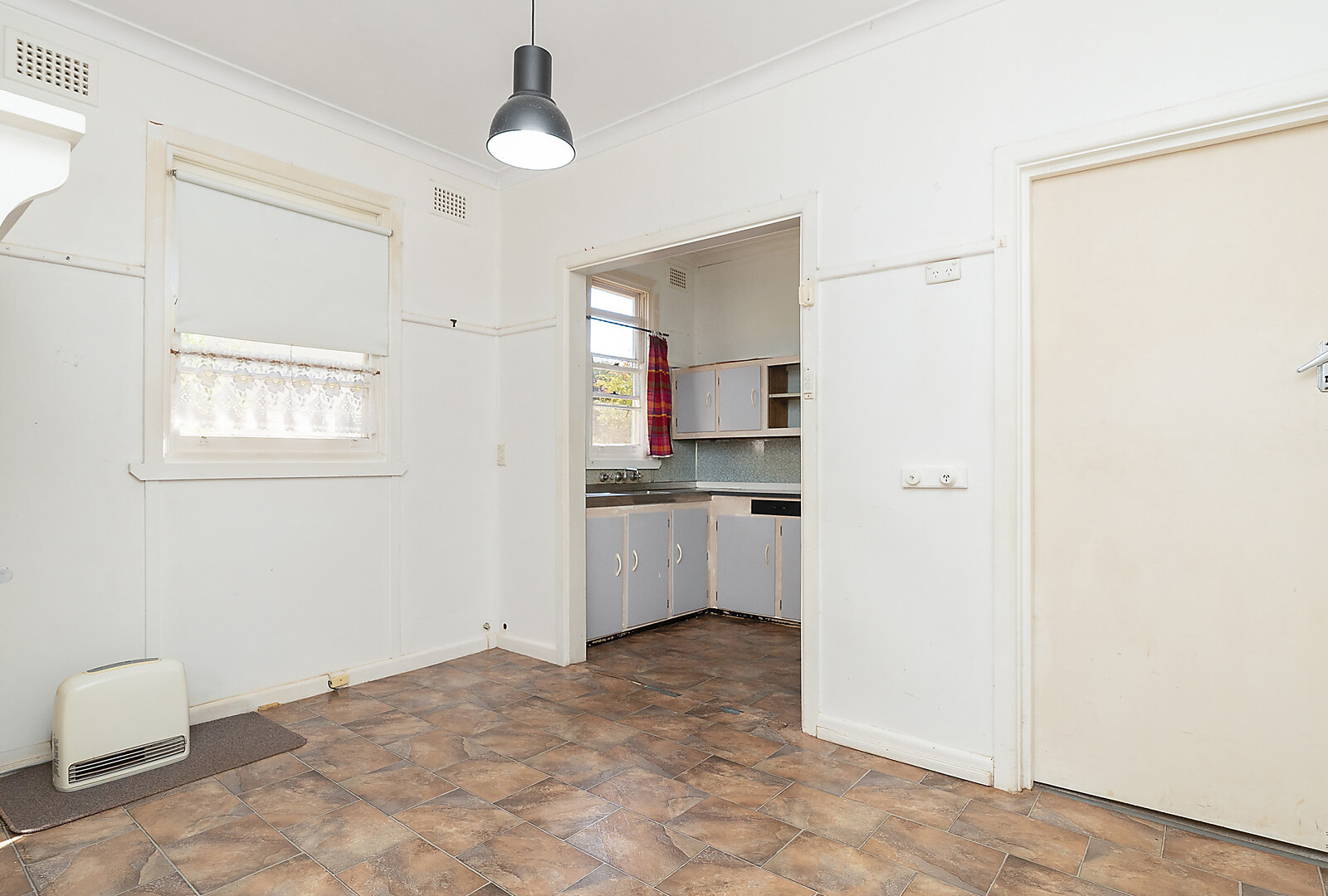 164 Sharpe Street, Temora NSW 2666 - photo 5