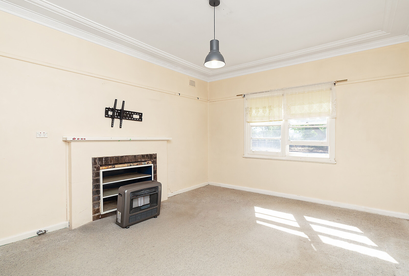 164 Sharpe Street, Temora NSW 2666 - photo 6