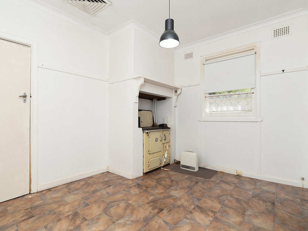 164 Sharpe Street, Temora NSW 2666 - photo 8