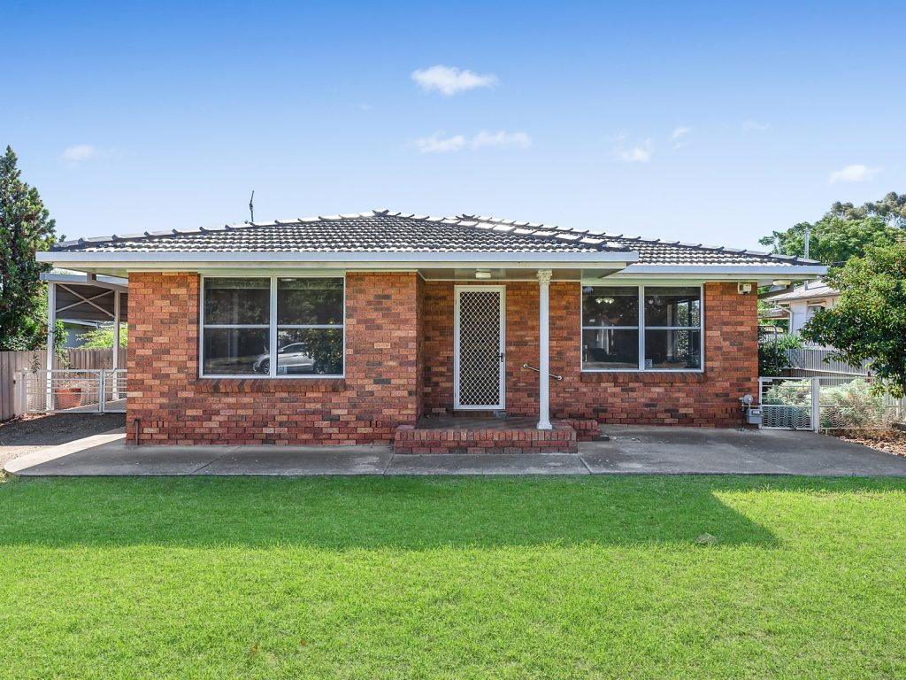 105 Grey Street, Temora NSW 2666 - McGrath Riverina