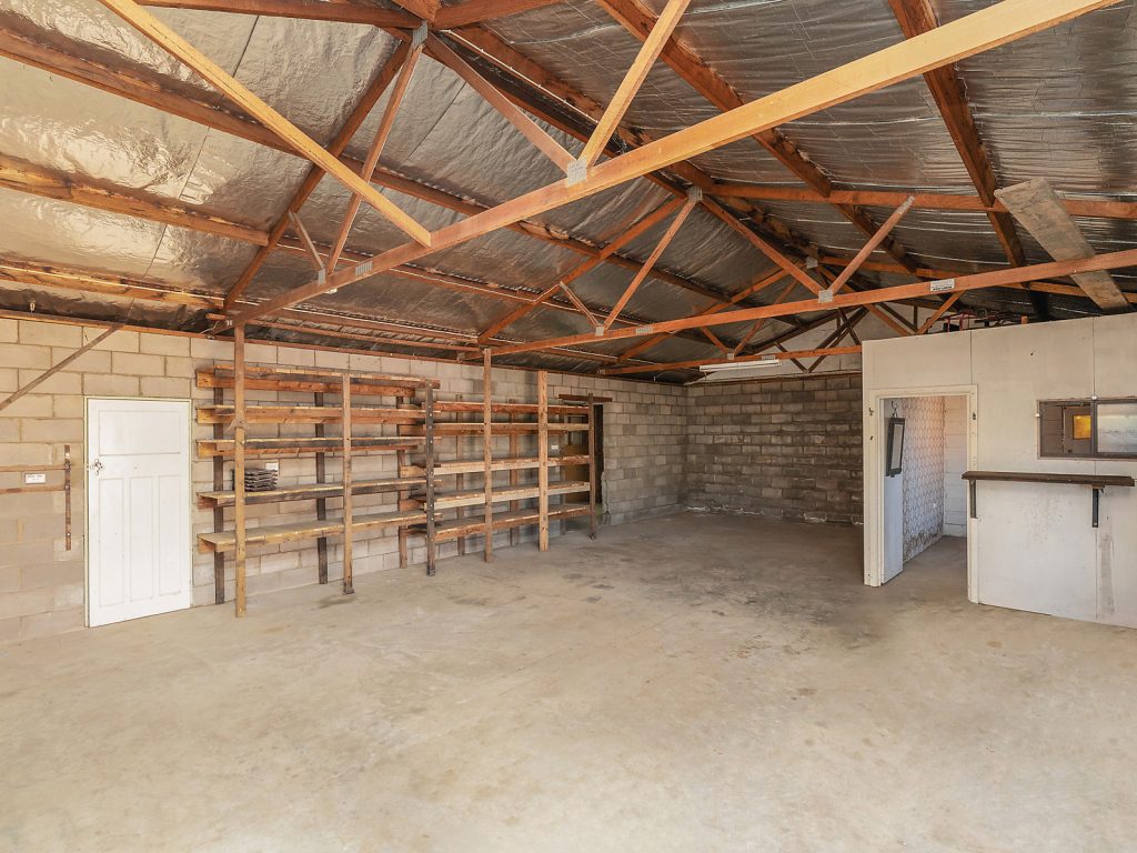 105 Grey Street, Temora NSW 2666 - photo 13