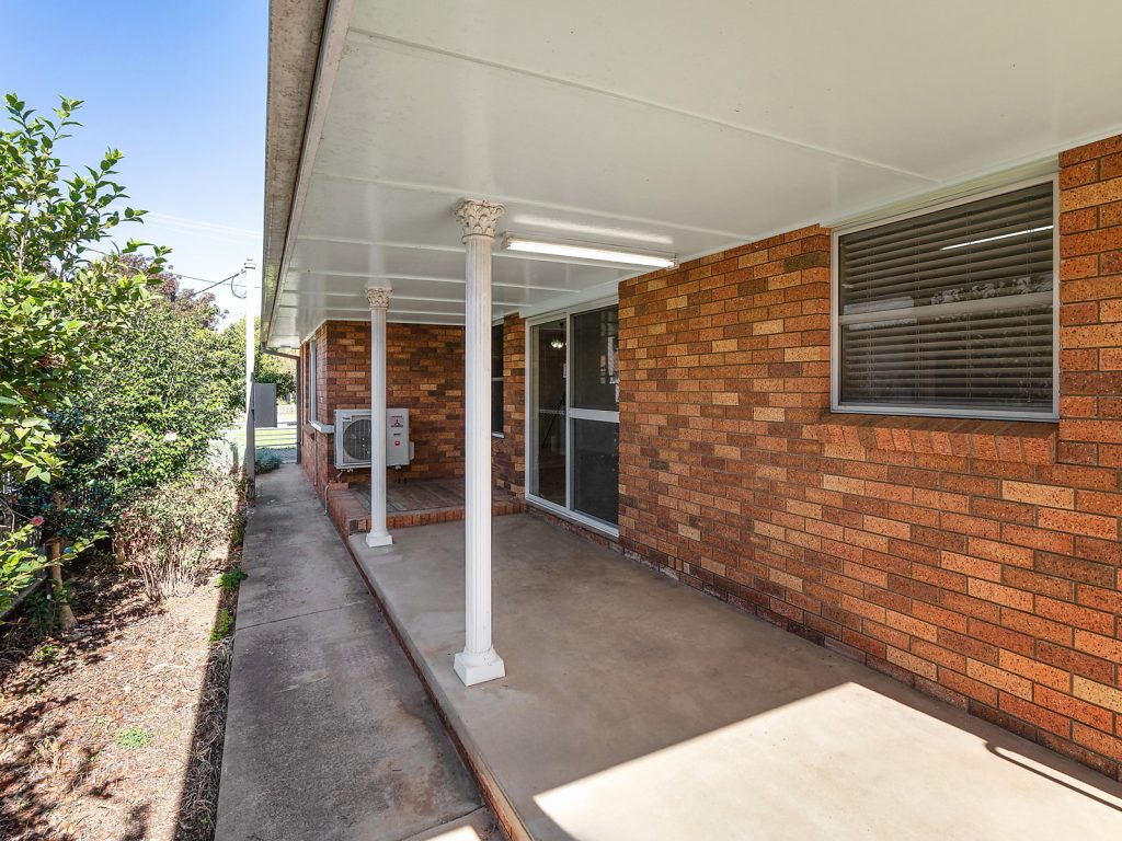 105 Grey Street, Temora NSW 2666 - photo 14