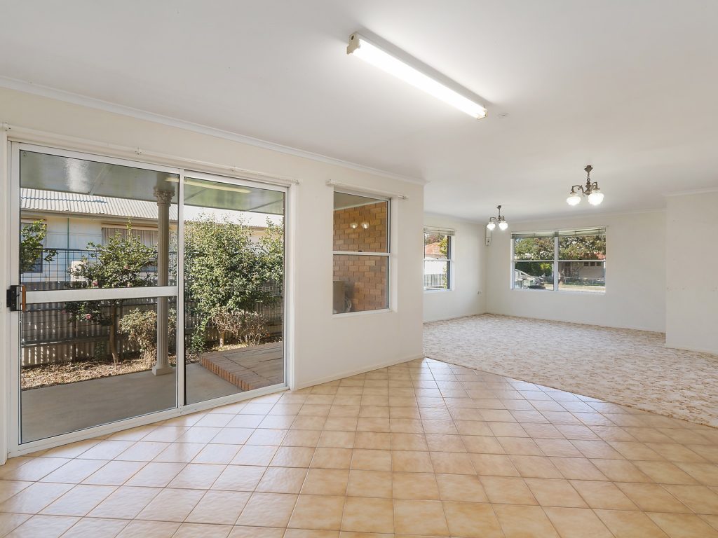 105 Grey Street, Temora NSW 2666 - photo 4
