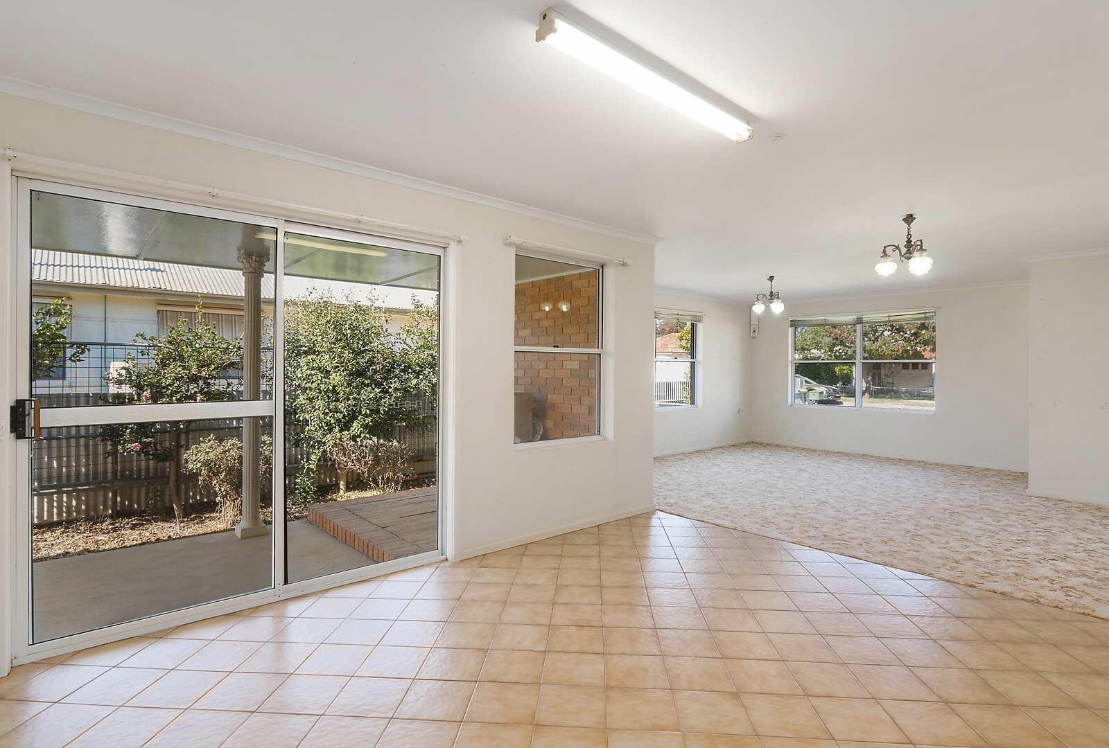 105 Grey Street, Temora NSW 2666 - photo 4