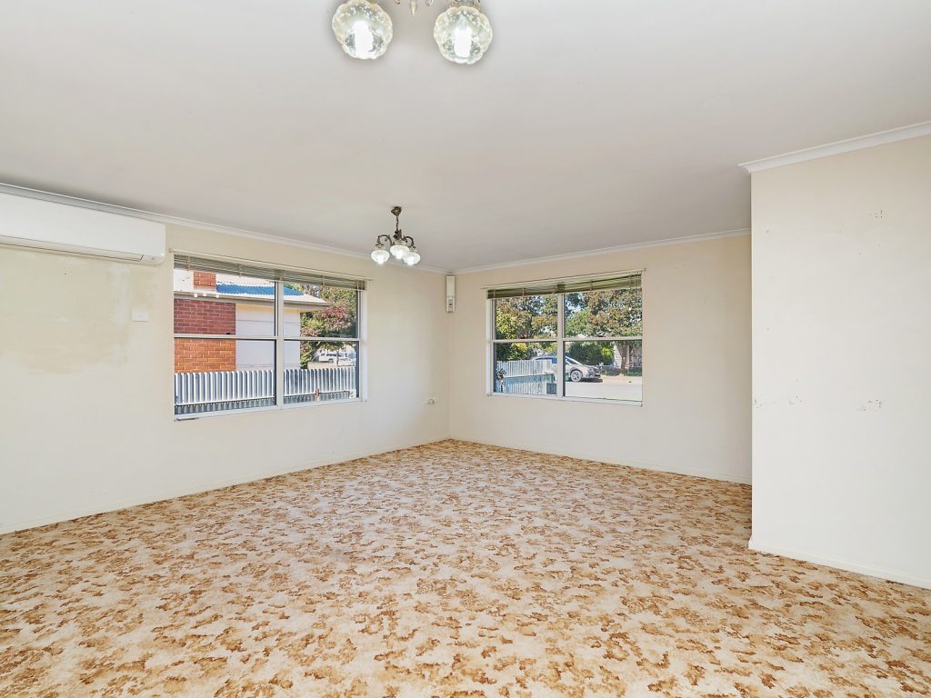 105 Grey Street, Temora NSW 2666 - photo 7