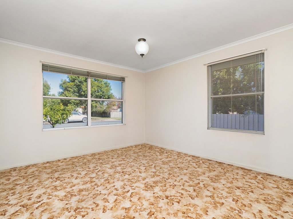 105 Grey Street, Temora NSW 2666 - photo 8