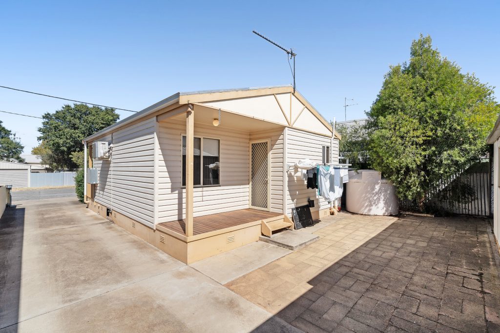 7 & 7a Crown Street, Narrandera NSW 2700 - photo 11