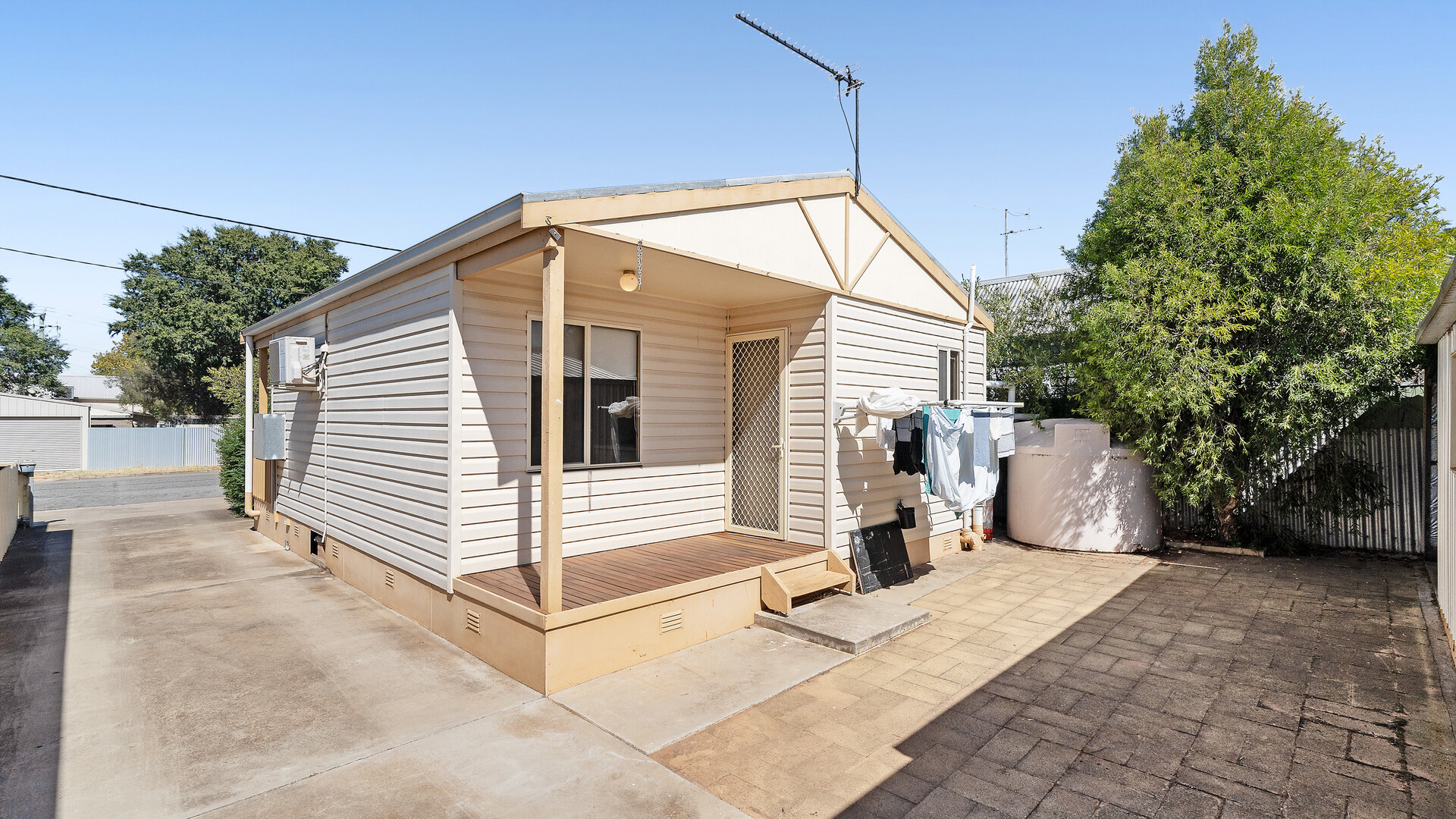 7 & 7a Crown Street, Narrandera NSW 2700 - photo 11