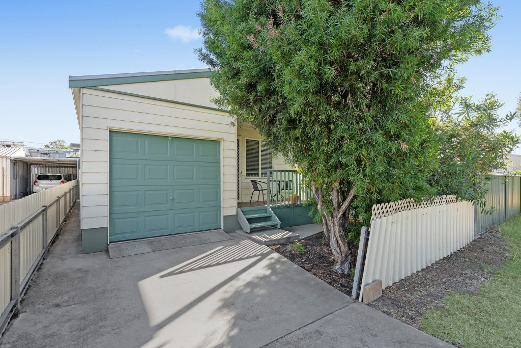 7 & 7a Crown Street, Narrandera NSW 2700 - photo 13