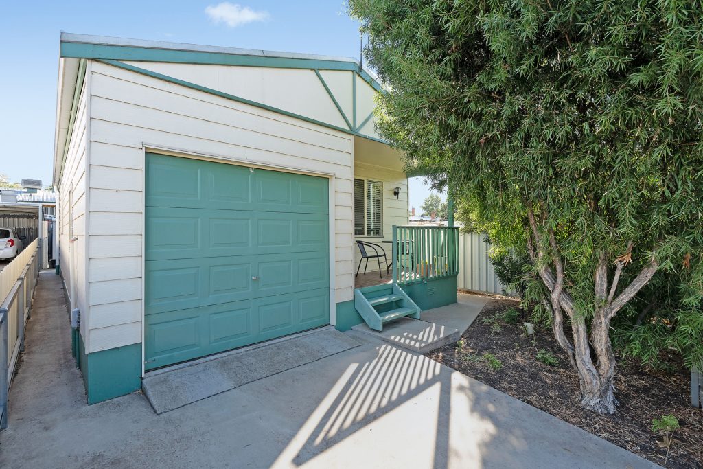 7 & 7a Crown Street, Narrandera NSW 2700 - photo 14