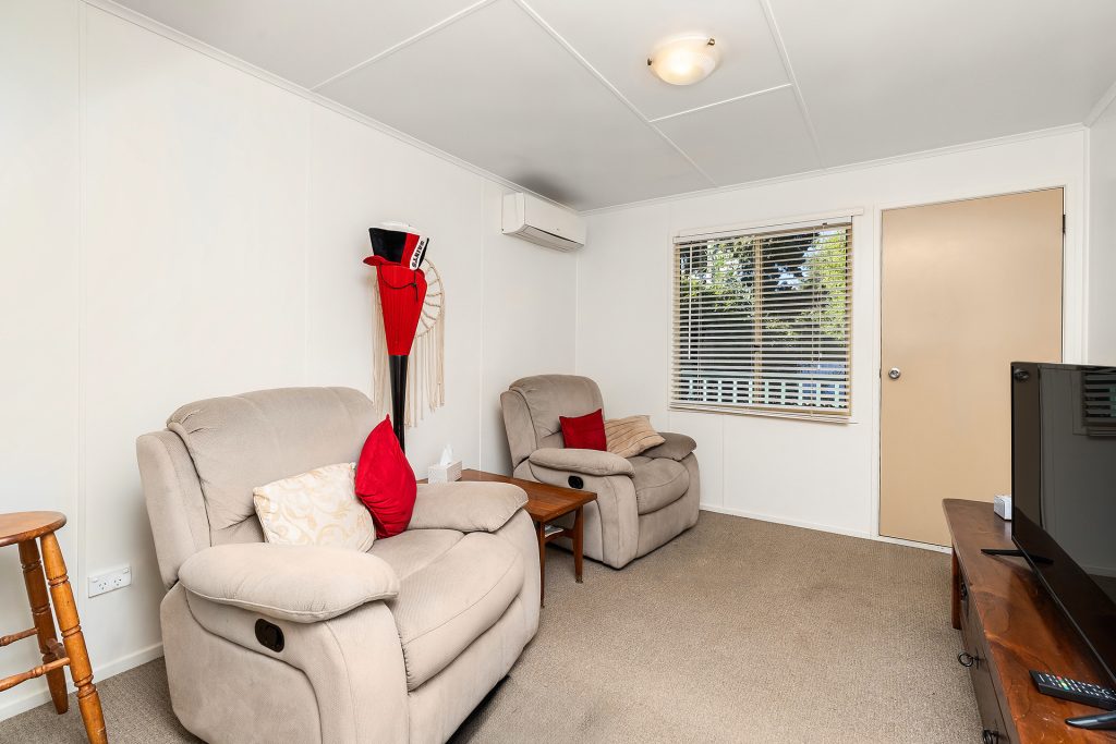 7 & 7a Crown Street, Narrandera NSW 2700 - photo 17