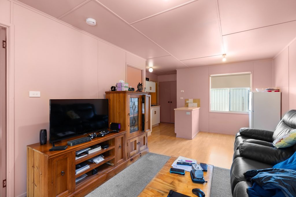 7 & 7a Crown Street, Narrandera NSW 2700 - photo 4