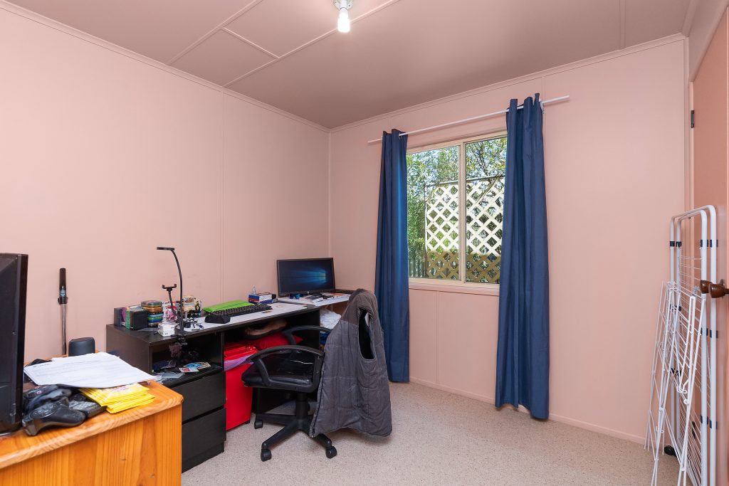 7 & 7a Crown Street, Narrandera NSW 2700 - photo 8
