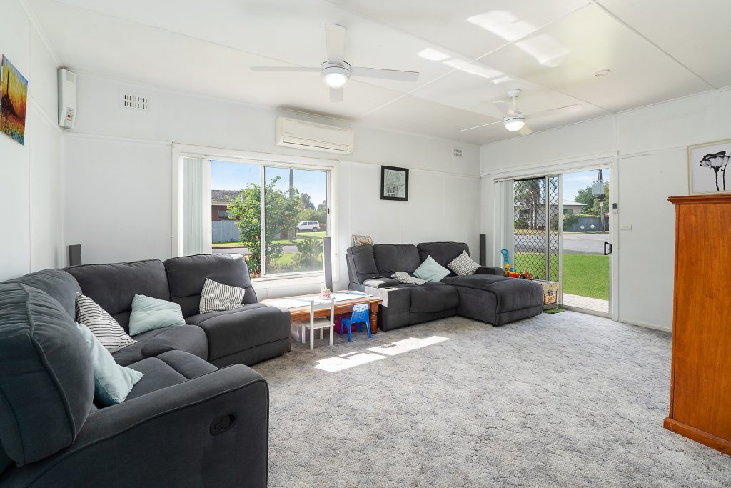 35 Cherry Avenue, Leeton NSW 2705 - photo 2