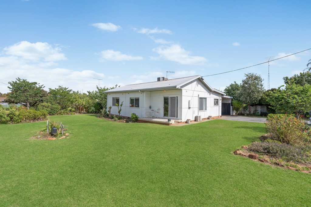 35 Cherry Avenue, Leeton NSW 2705 - McGrath Riverina