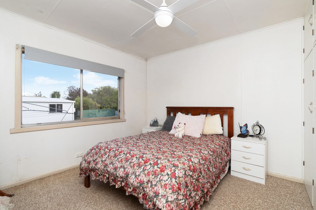 35 Cherry Avenue, Leeton NSW 2705 - photo 6