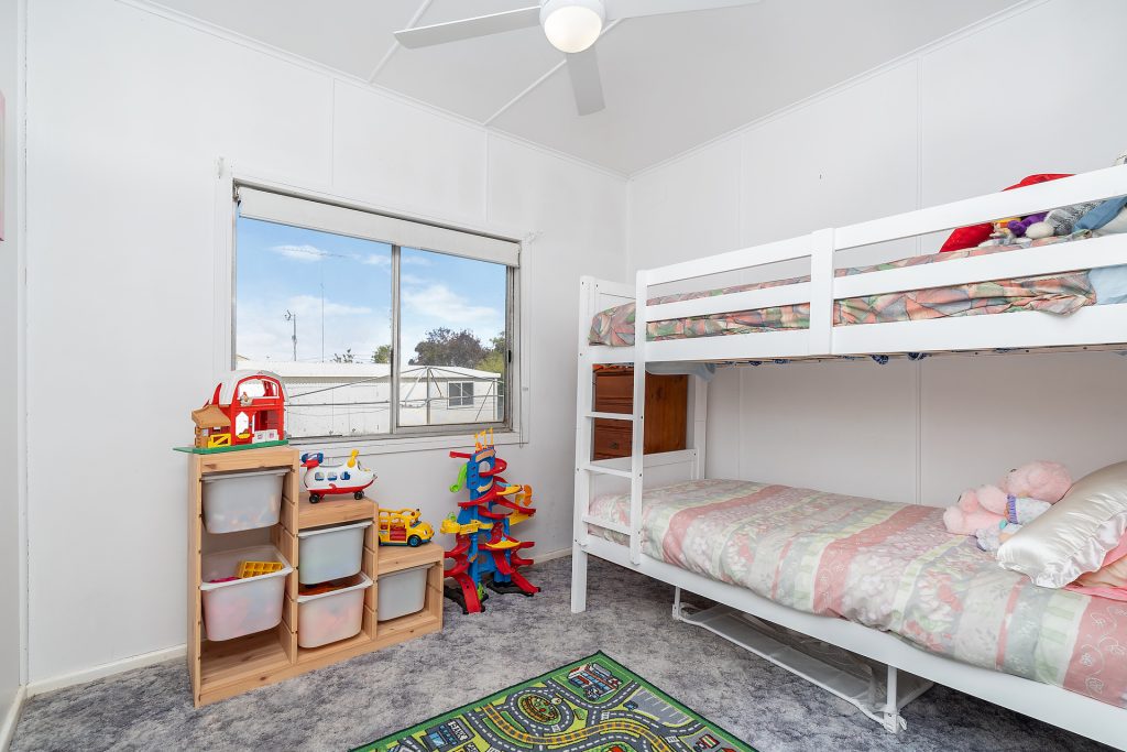 35 Cherry Avenue, Leeton NSW 2705 - photo 8