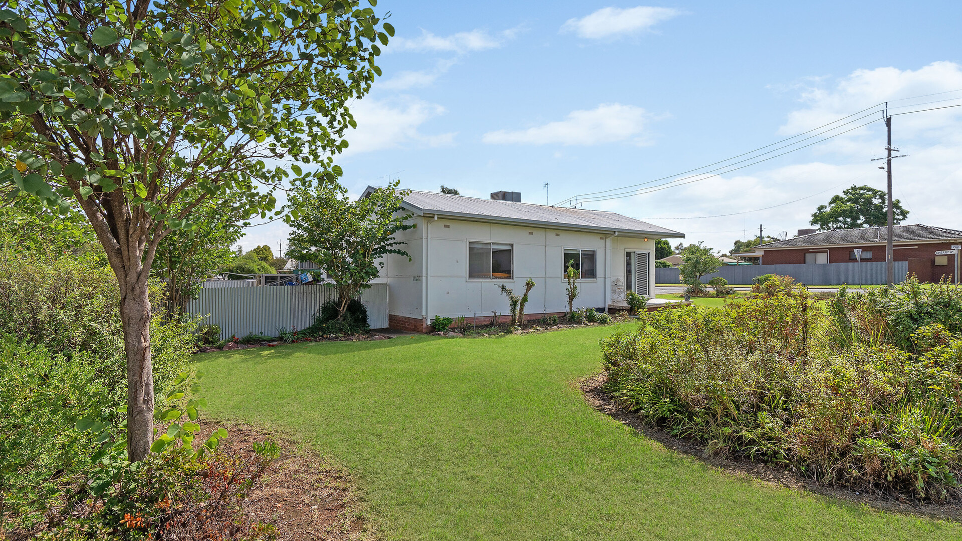 35 Cherry Avenue, Leeton NSW 2705 - photo 10