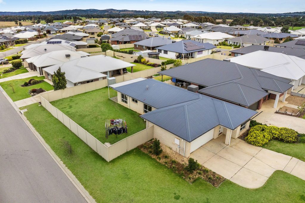 37 Cootamundra Boulevard, Gobbagombalin NSW 2650 - photo 2