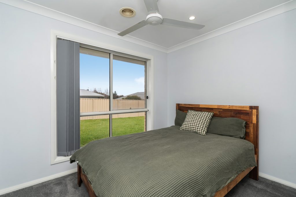 37 Cootamundra Boulevard, Gobbagombalin NSW 2650 - photo 8