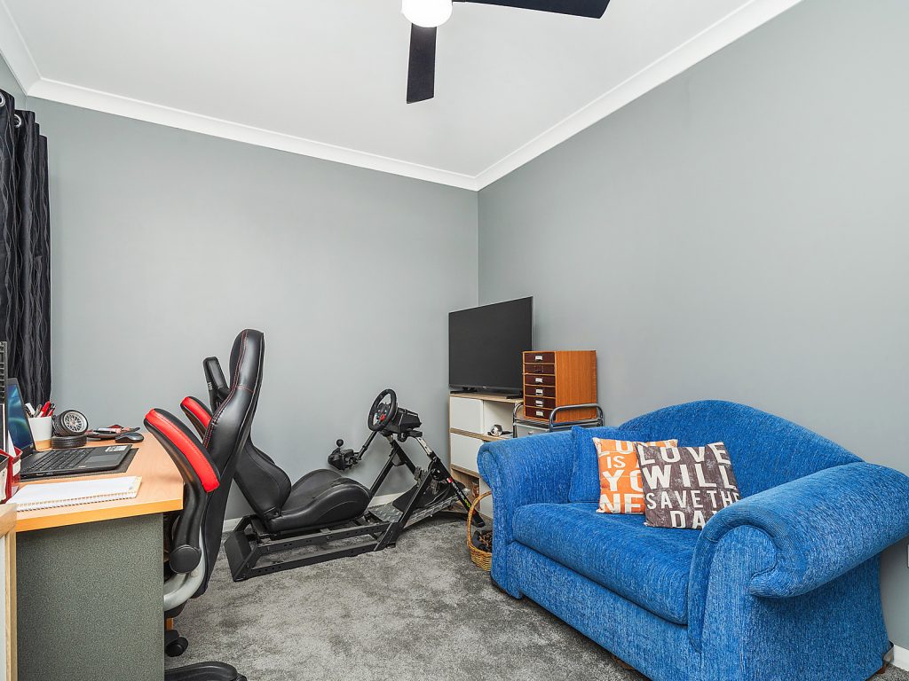 27 Joffre Street, Temora NSW 2666 - photo 12