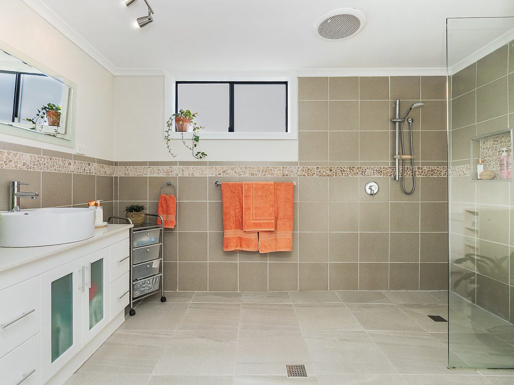 27 Joffre Street, Temora NSW 2666 - photo 13