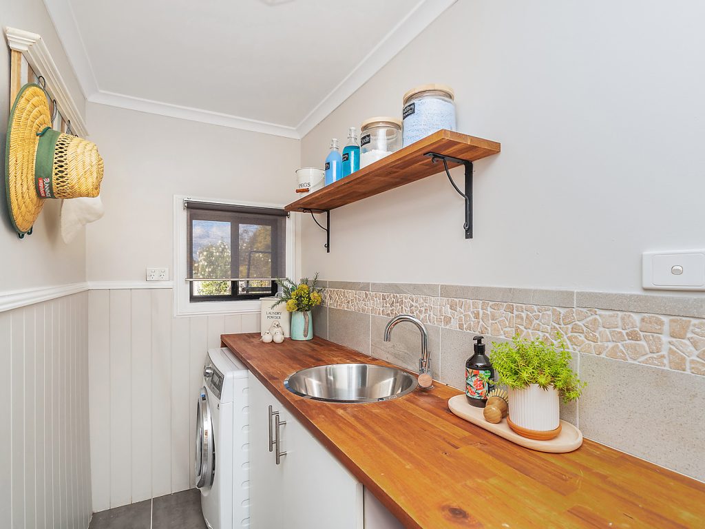 27 Joffre Street, Temora NSW 2666 - photo 14