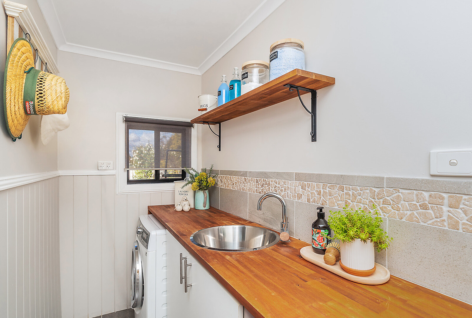 27 Joffre Street, Temora NSW 2666 - photo 14
