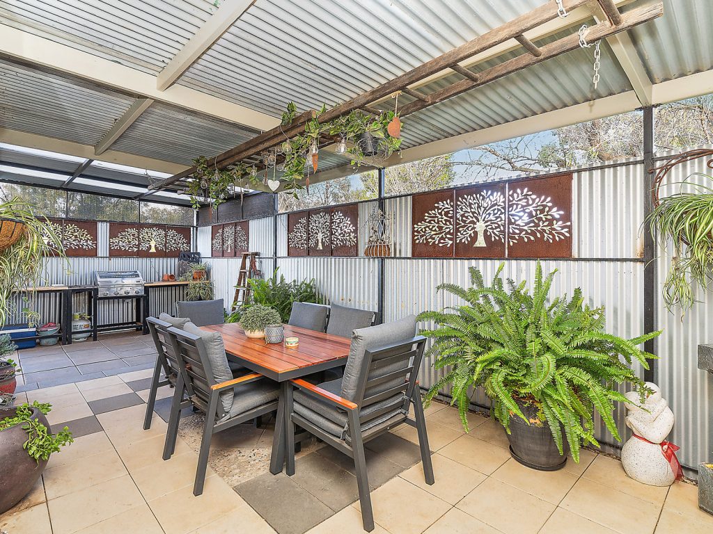 27 Joffre Street, Temora NSW 2666 - photo 15