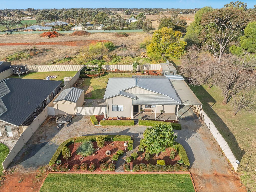 27 Joffre Street, Temora NSW 2666 - photo 19