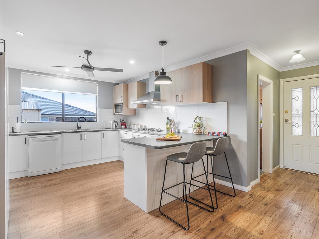27 Joffre Street, Temora NSW 2666 - photo 6