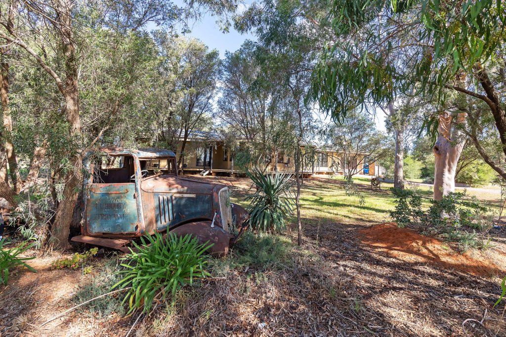 73 Brown Road, Leeton NSW 2705 - photo 2