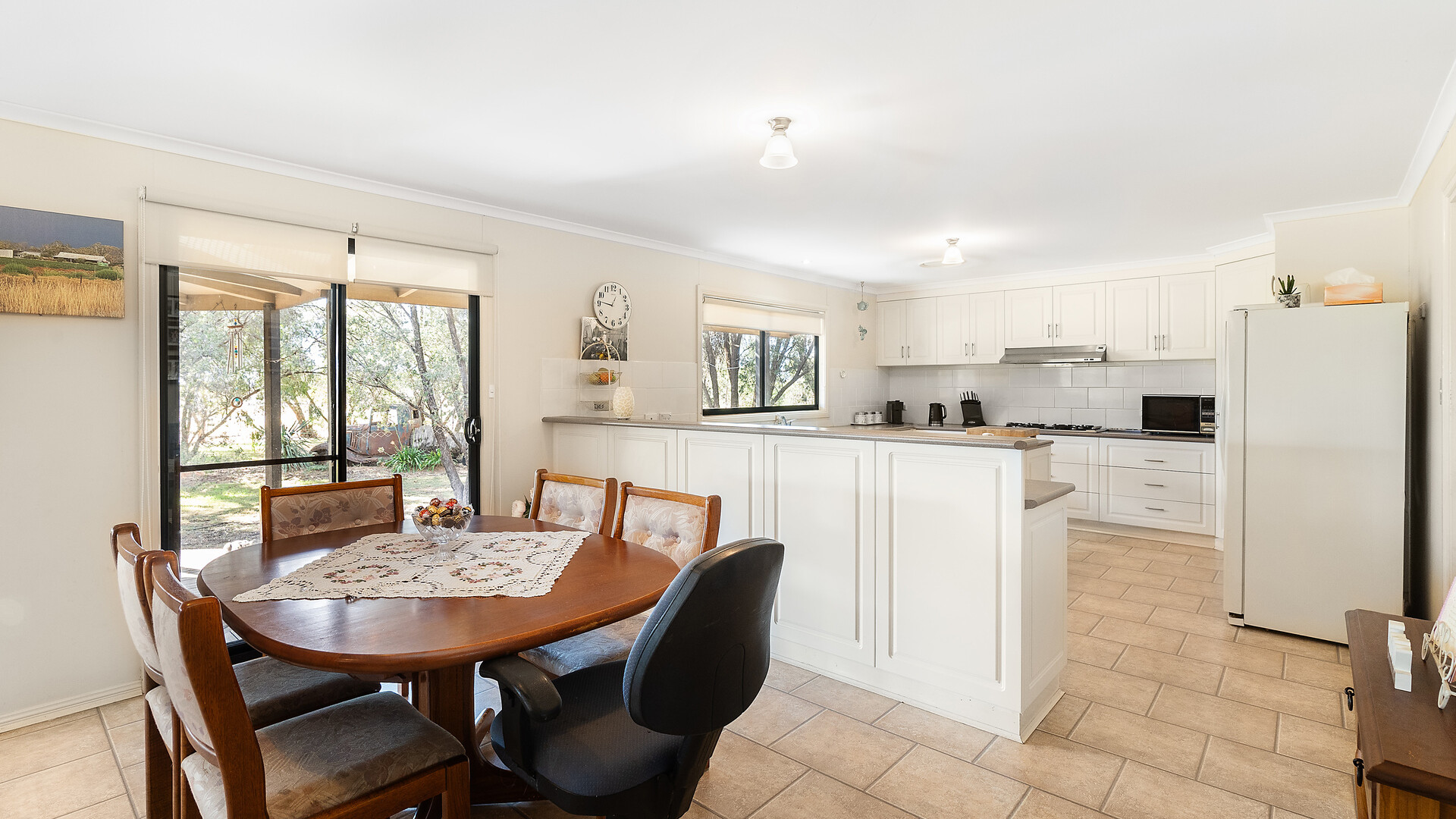 73 Brown Road, Leeton NSW 2705 - photo 11