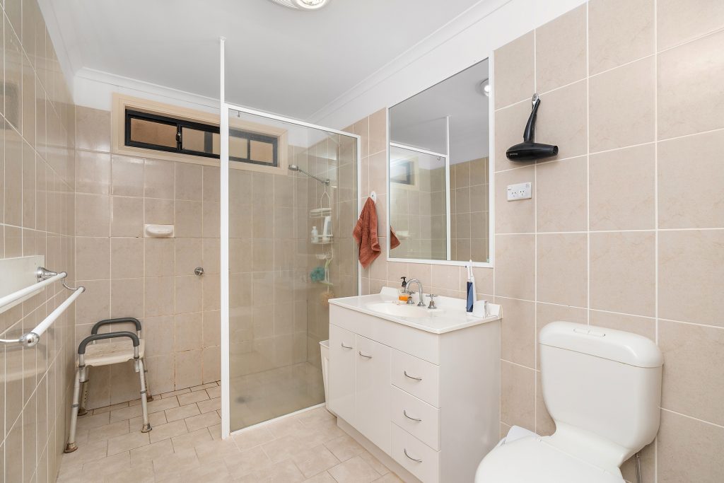 73 Brown Road, Leeton NSW 2705 - photo 16