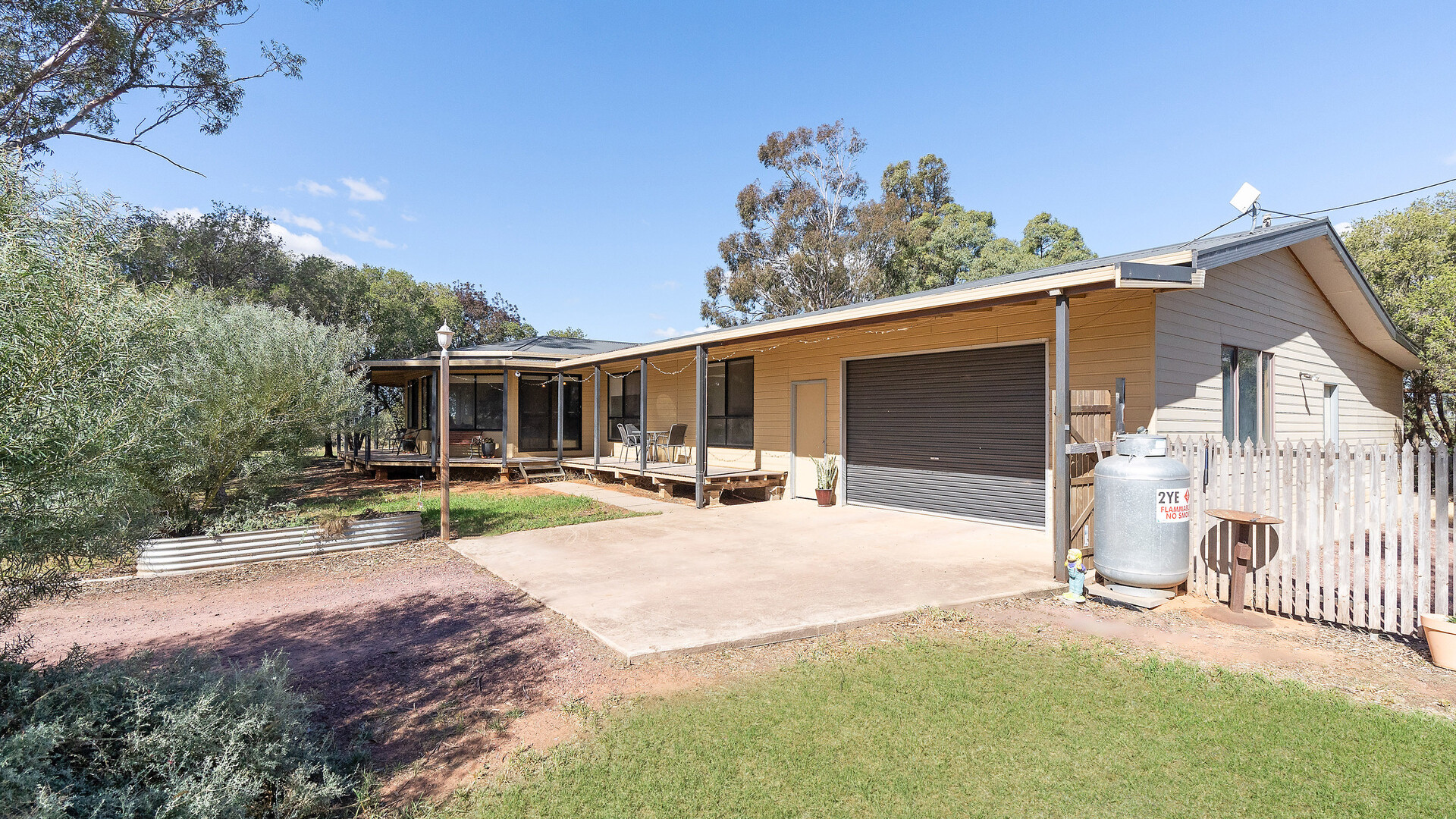 73 Brown Road, Leeton NSW 2705 - photo 5