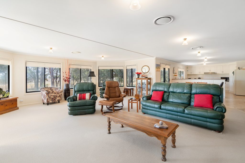 73 Brown Road, Leeton NSW 2705 - photo 7