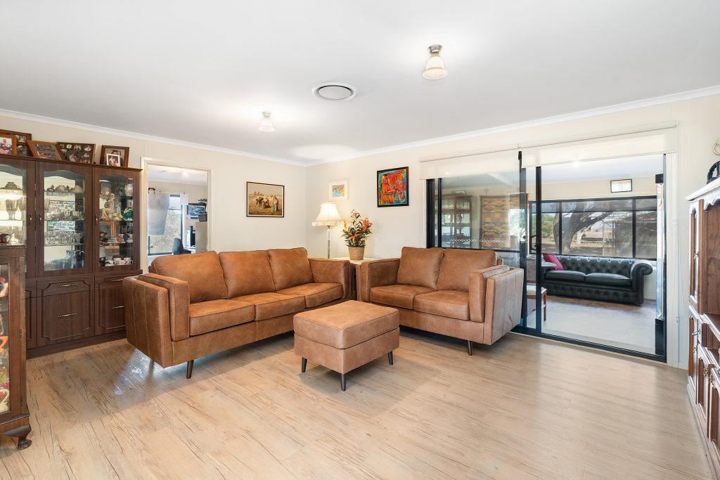 73 Brown Road, Leeton NSW 2705 - photo 10