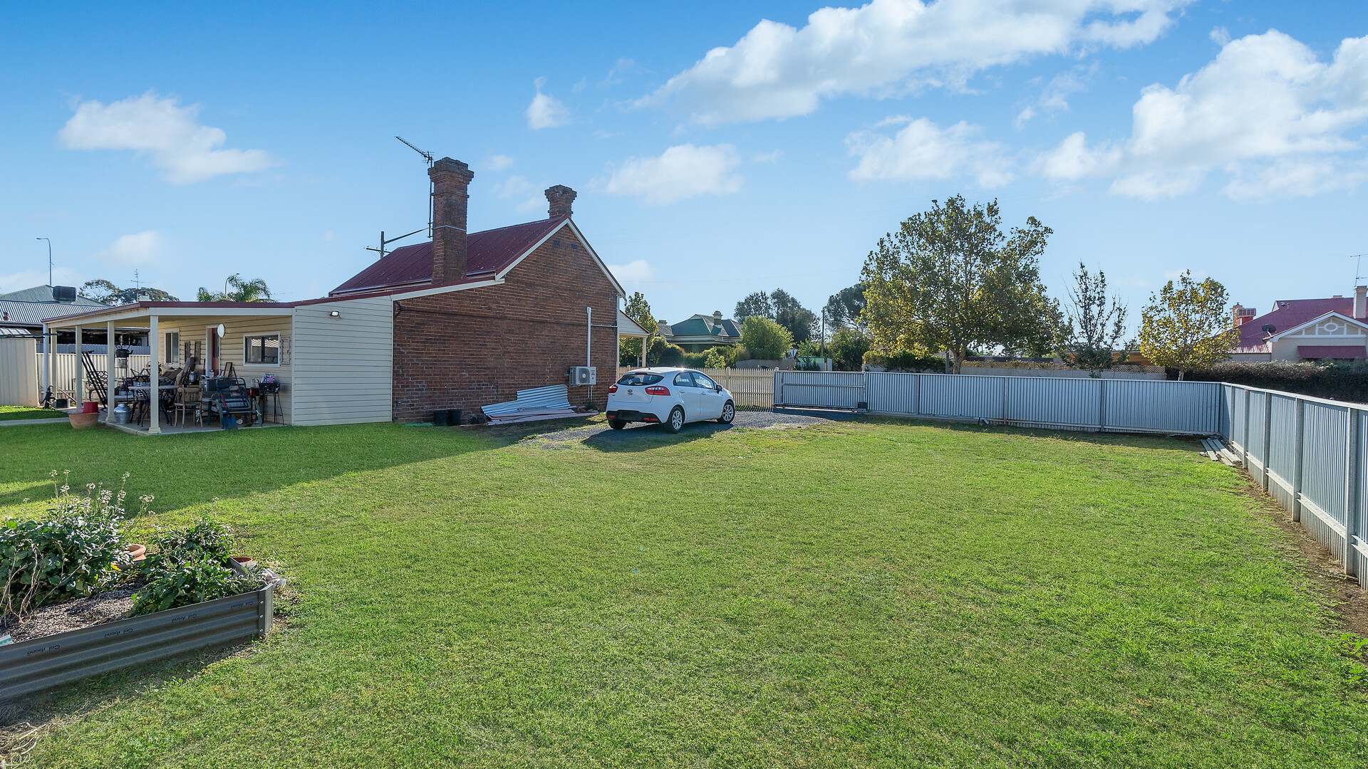 4 Victoria Street, Temora NSW 2666 - photo 6