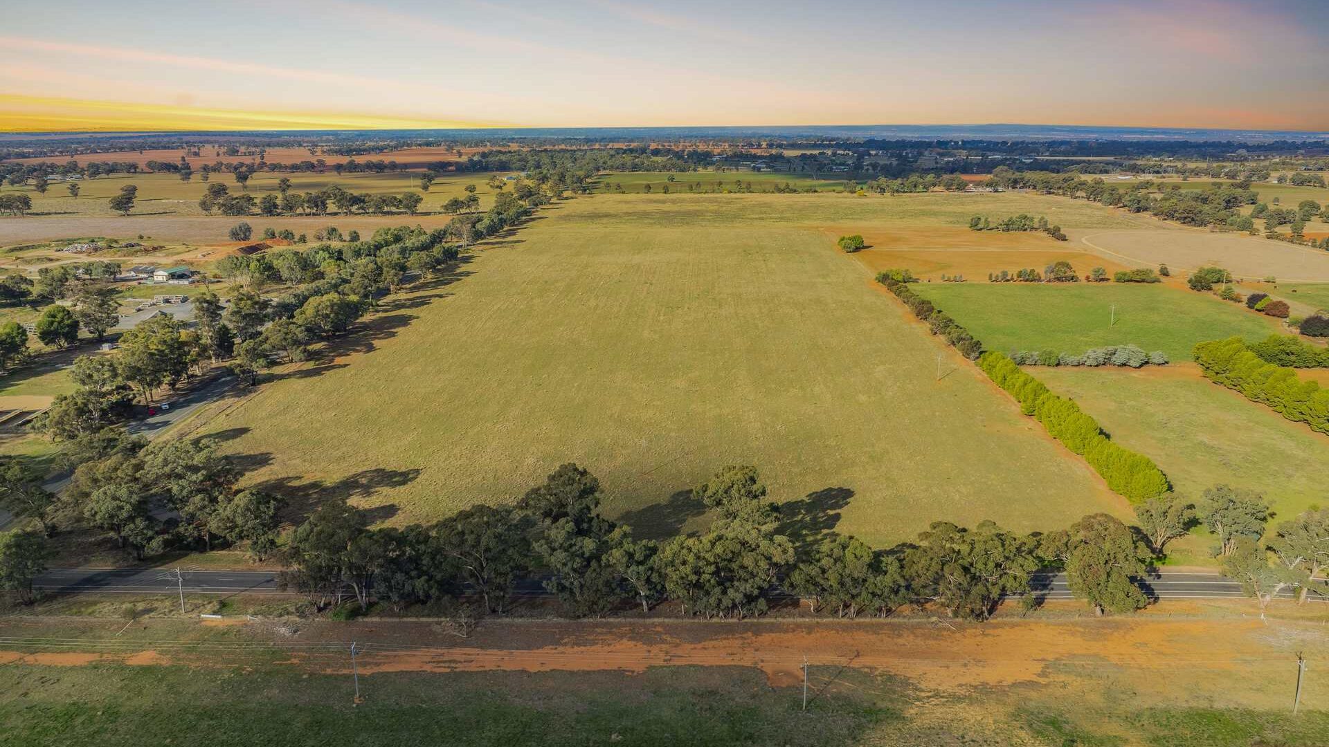 119 Teal Street, Temora NSW 2666 - photo 3